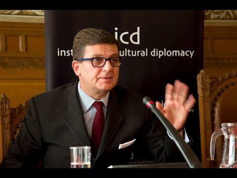 Entrevista com o Embaixador da Itália no Brasil, V. Ex.ª Francesco Azzarello