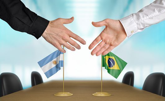 BRASIL X ARGENTINA: RIVALIDADE E COOPERAÇÃO