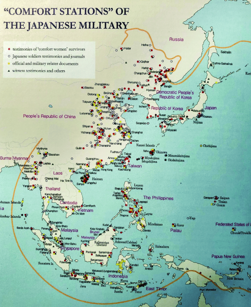 Mapa com os registros das "estações de conforto" japonesas espalhadas pela Ásia no contexto histórico que responde de 1932 a 1945, ilustrando o sistema abordado (Fonte: Women's Active Museum of War and Peace)