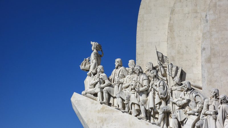 HERÓIS DO MAR, NOBRE POVO.