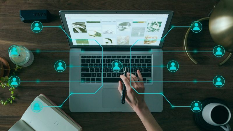 BOLHAS DIGITAIS E A VIDA SOCIAL NO SÉCULO XXI